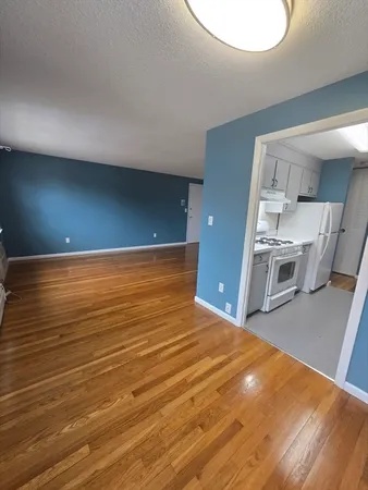 $1,700 | 180 Nesmith Street, Unit 11, Lowell, MA 01852