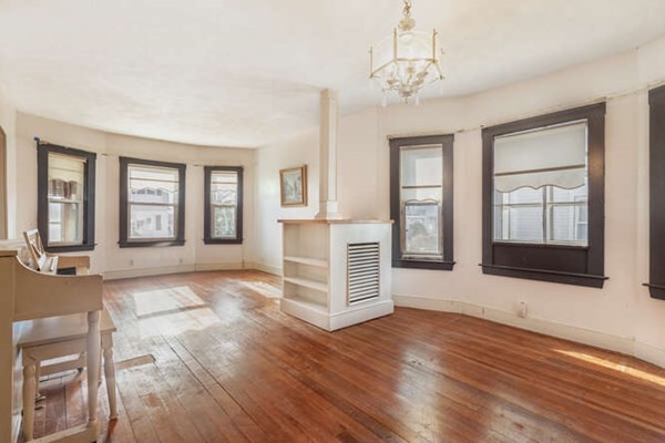 79 Windsor Road Medford, MA 02155 - Photo 7 of 30 Gallery Image 7