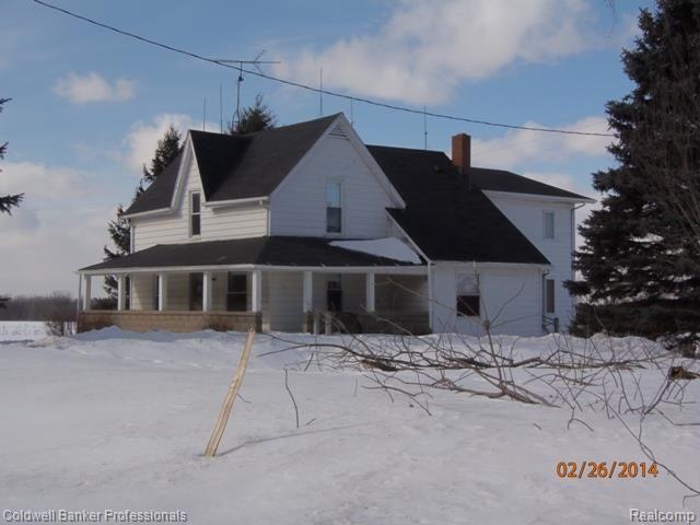1755 East Newark Road Lapeer, MI 48446 - Photo 6 of 26 1755 Newark house 2.jpg