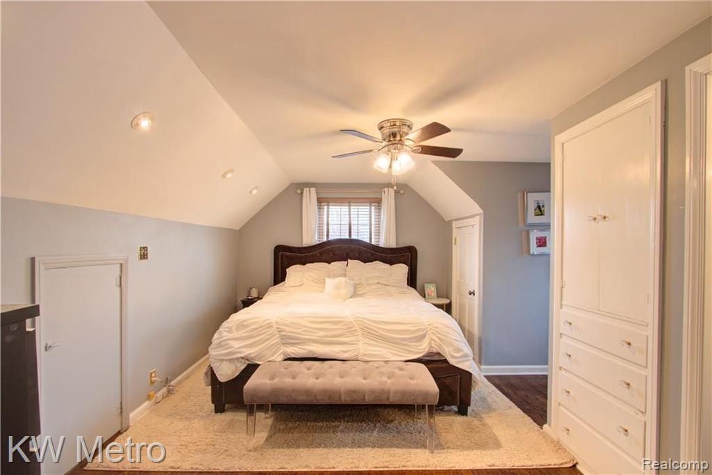 1800 Hampton Road Grosse Pointe Woods, MI 48236 - Photo 7 of 35