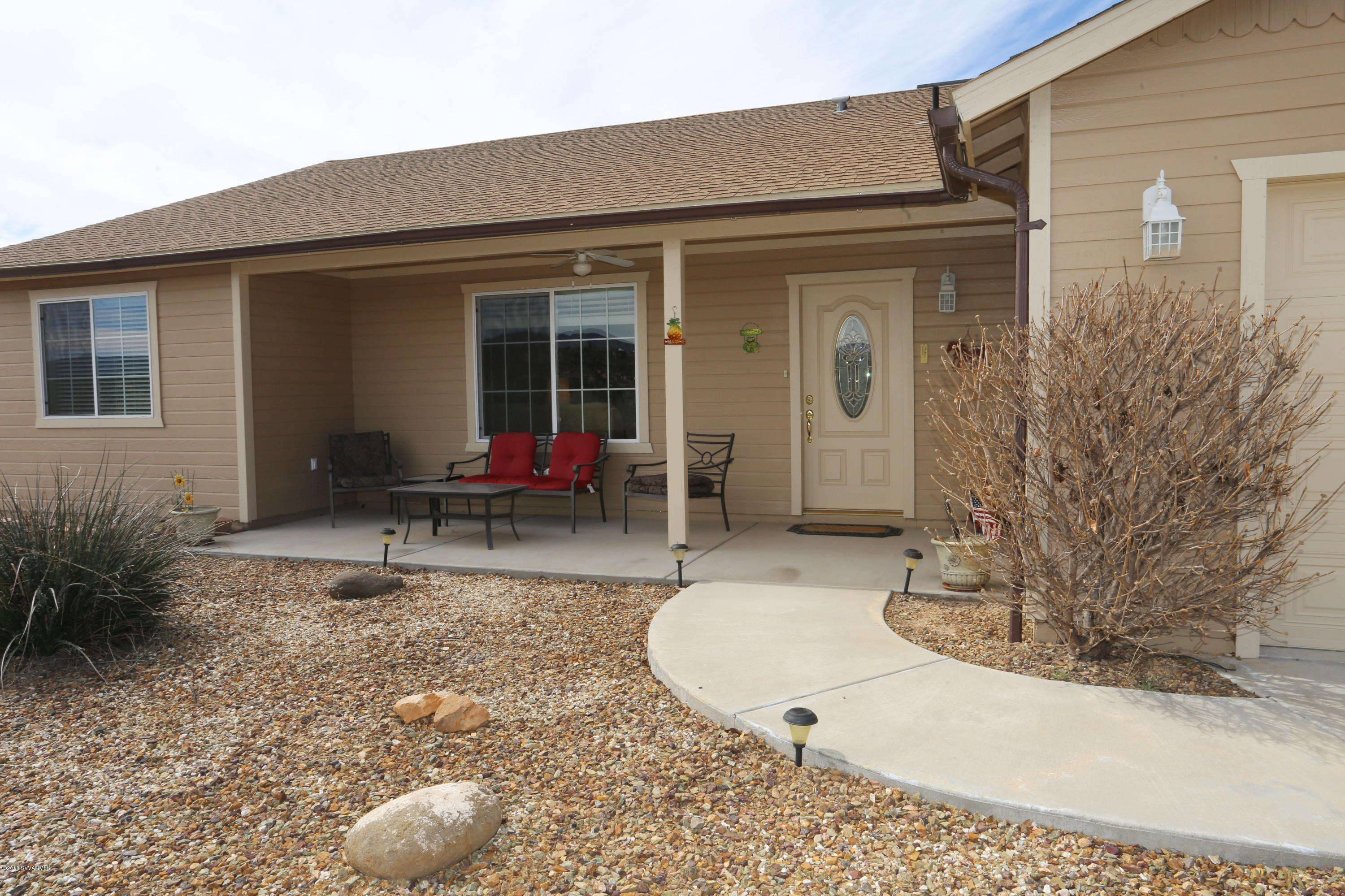 4355 Eagle Circle Rimrock, AZ 86335 - Photo 3 of 18 Walkway up to front of house