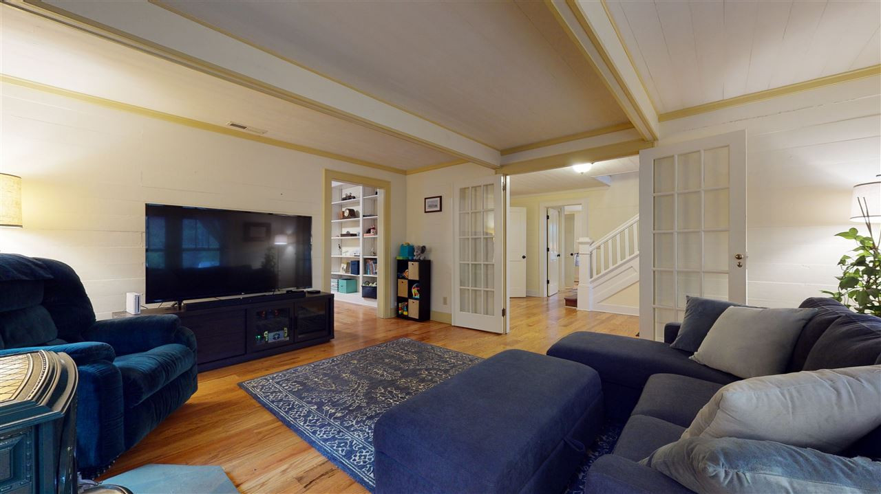 4007 Redwood Road Durham, NC 27704 - Photo 13 of 30 Living Room