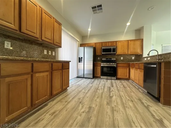 $2,550 | 2176 Low Creek Court, Las Vegas, NV 89123