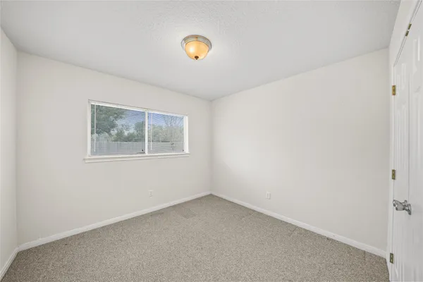 $229,900 | 1140 Thomas Drive, Angleton, TX 77515