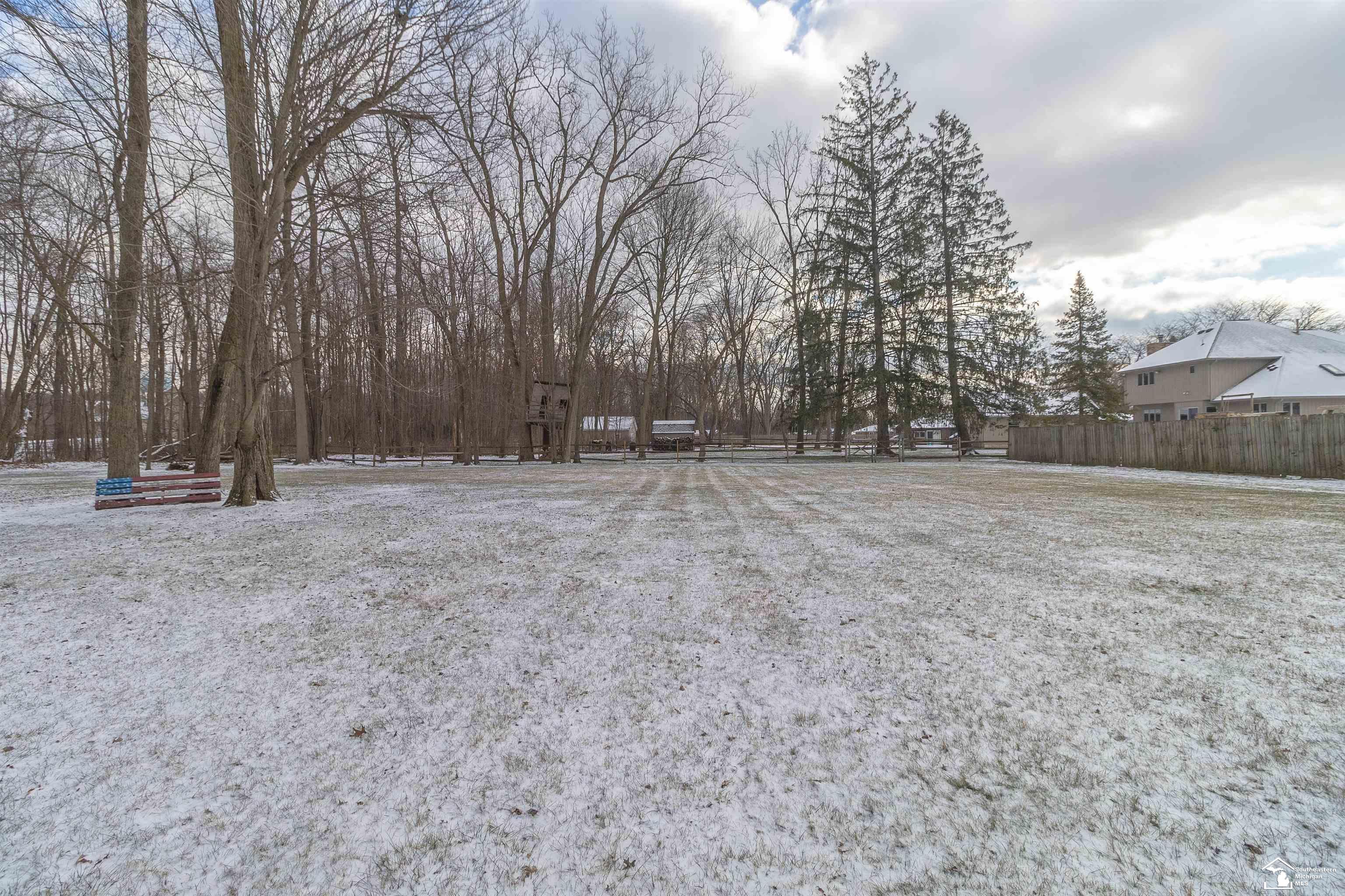 8450 Summerfield Road Lambertville, MI 48144 - Photo 40 of 44 50165295-68cca25c-8385-4ae2-b942-d0bdf3b3cd53.JPG