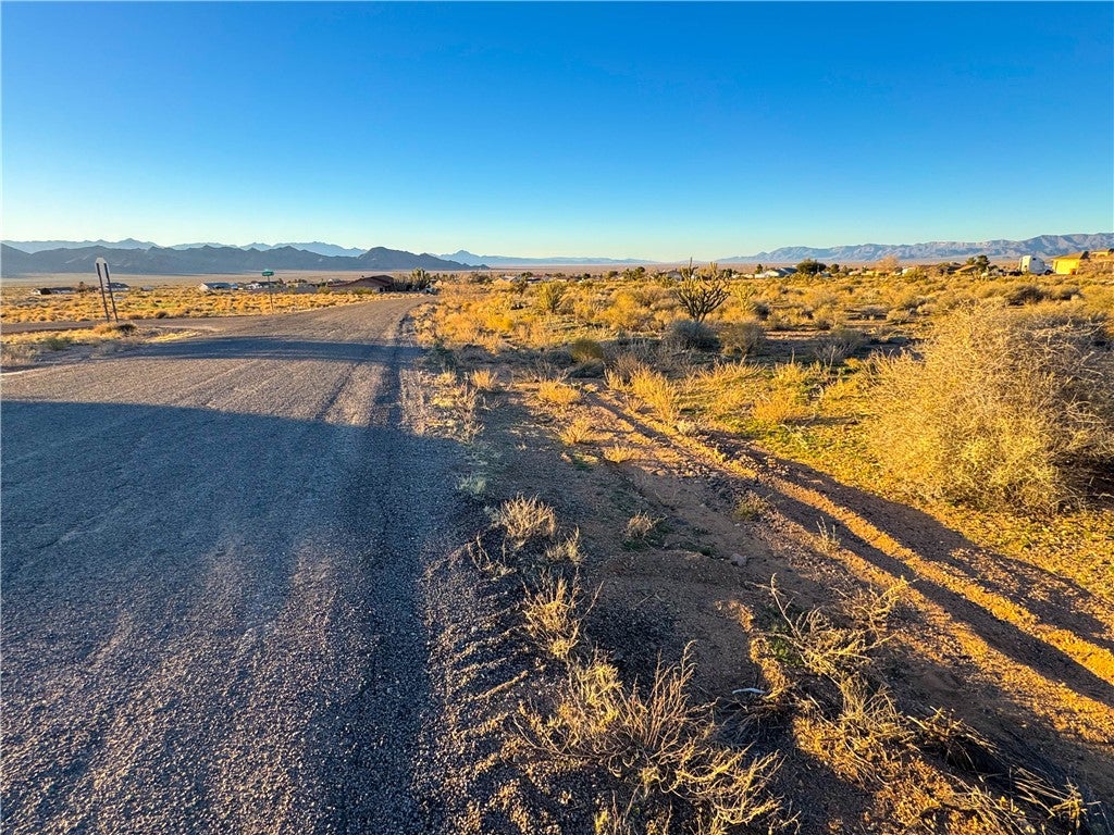9368 Branded Road Kingman, AZ 86401 - Photo 7 of 32 Gallery Image 7