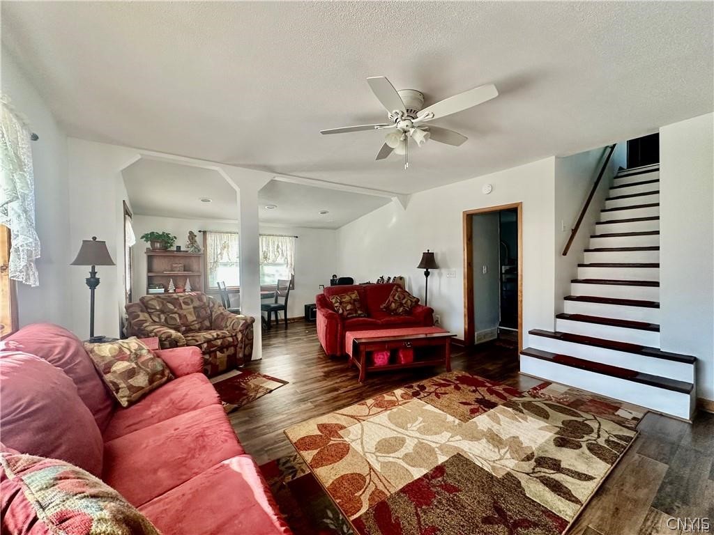 6368 Lakeshore Road Cicero, NY 13039 - Photo 3 of 14