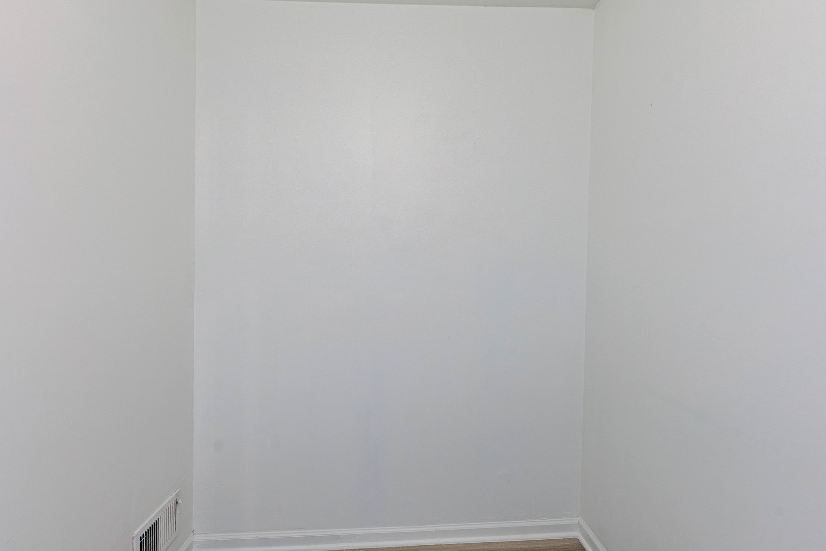 1224 West Whytecliff Road Palatine, IL 60067 - Photo 22 of 50 a view of a small space