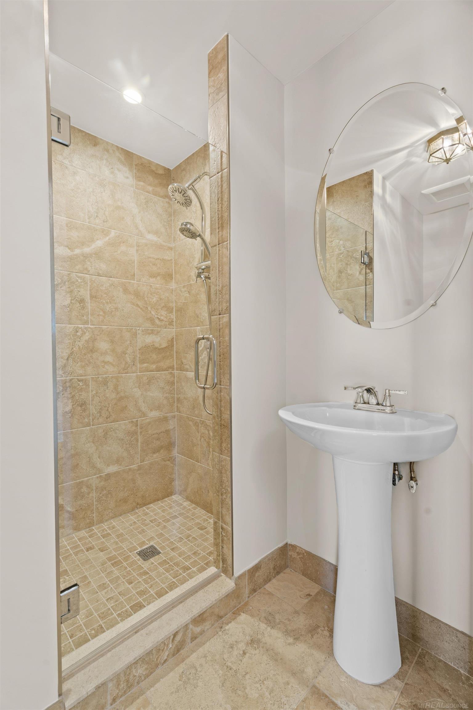 1071 Nakomis Road Lake Orion, MI 48362 - Photo 36 of 71