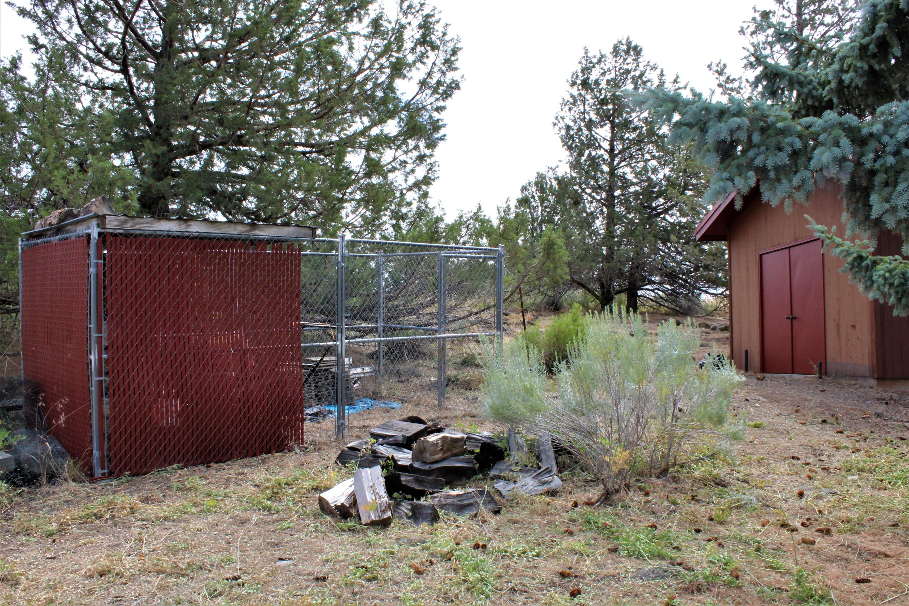 5775 Sunset Ridge Road Klamath Falls, OR 97601 - Photo 43 of 47 Kennel / Shed