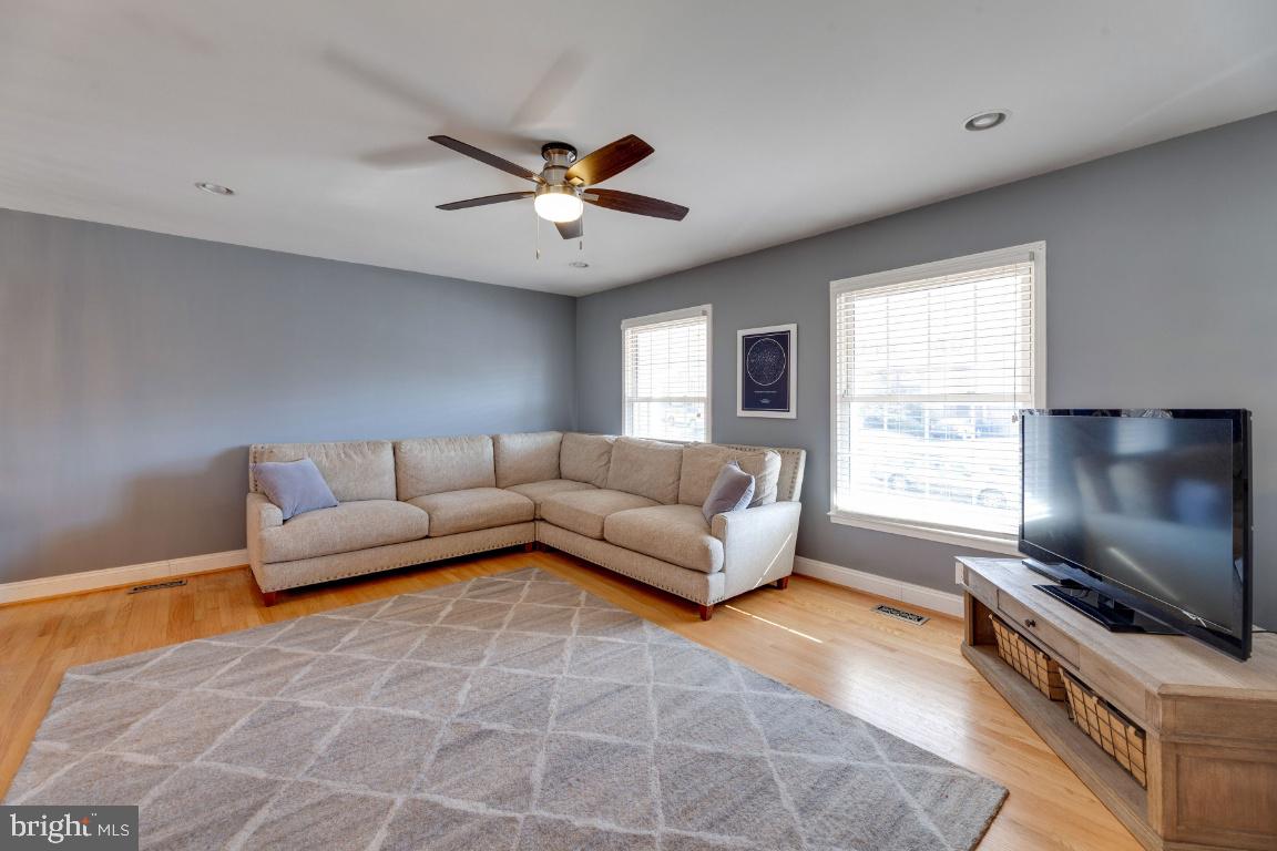6924 Spur Road Springfield, VA 22153 - Photo 14 of 42
