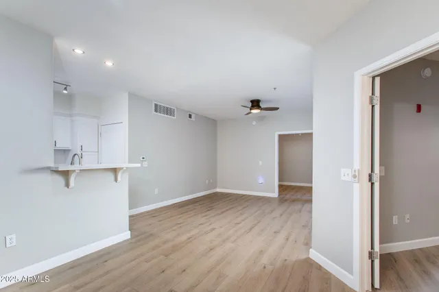 $1,800 | 1701 East Colter Street, Unit 218, Phoenix, AZ 85016