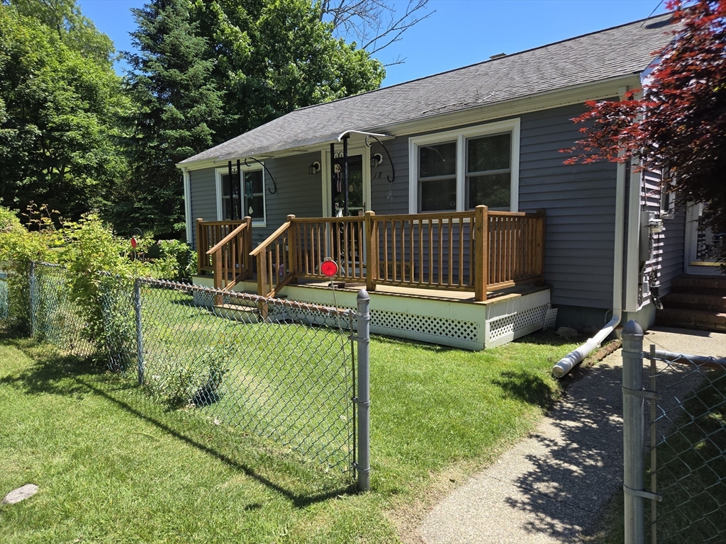 18 Grant Street Acushnet, MA 02743 - Photo 3 of 29