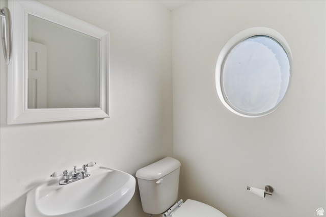 2078 Spring Oaks Drive Springville, UT 84663 - Photo 13 of 40 Half bath