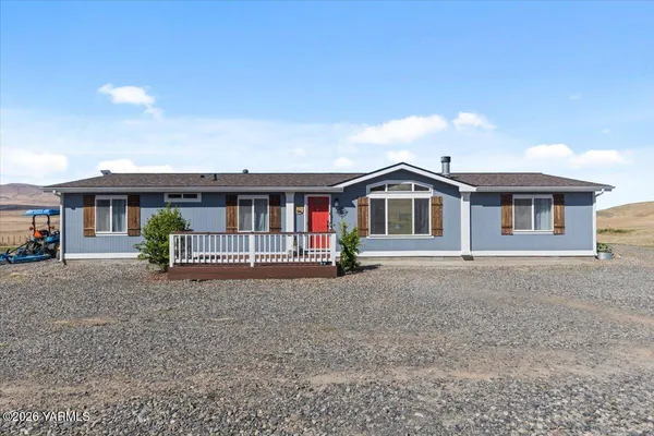$365,000 | 22556 Highway 24, Moxee, WA 98936