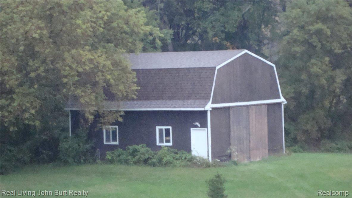 980 Rowland Road Leonard, MI 48367 - Photo 13 of 13 2 Story Pole Barn
