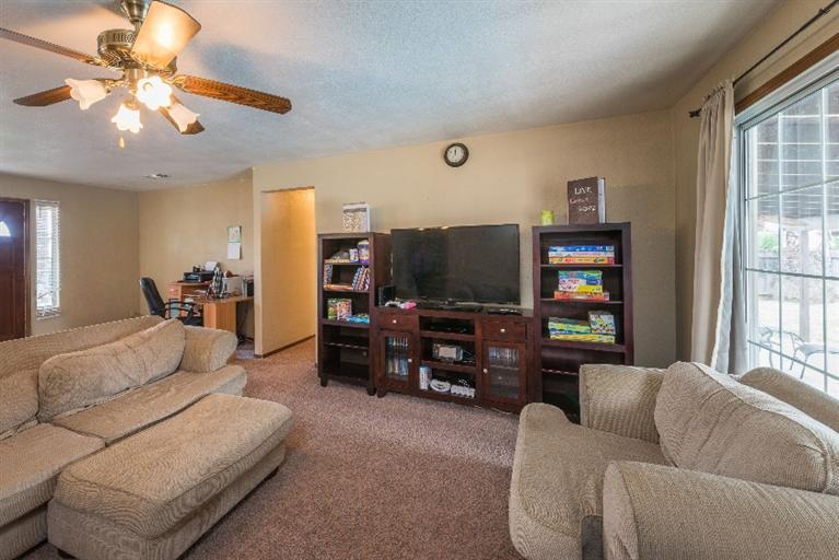 4663 Cove Road Reedley, CA 93654 - Photo 8 of 32 Gallery Image 8