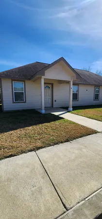 $1,025 | 8421 West 1st Street, Needville, TX 77461