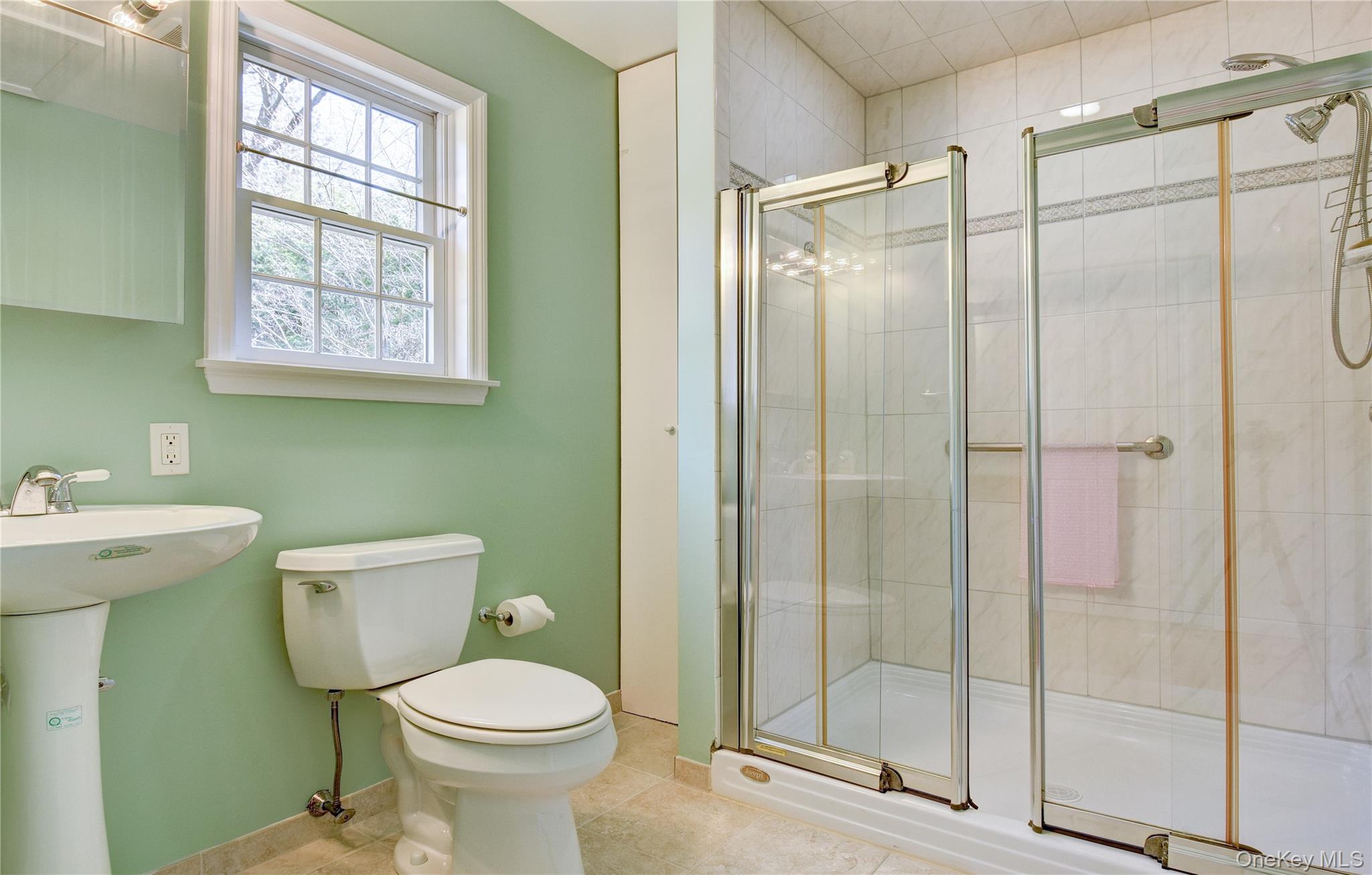 61 Kathwood Road White Plains, NY 10607 - Photo 19 of 47