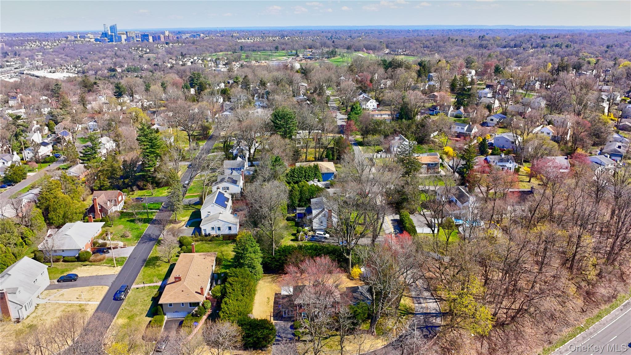 61 Kathwood Road White Plains, NY 10607 - Photo 4 of 47