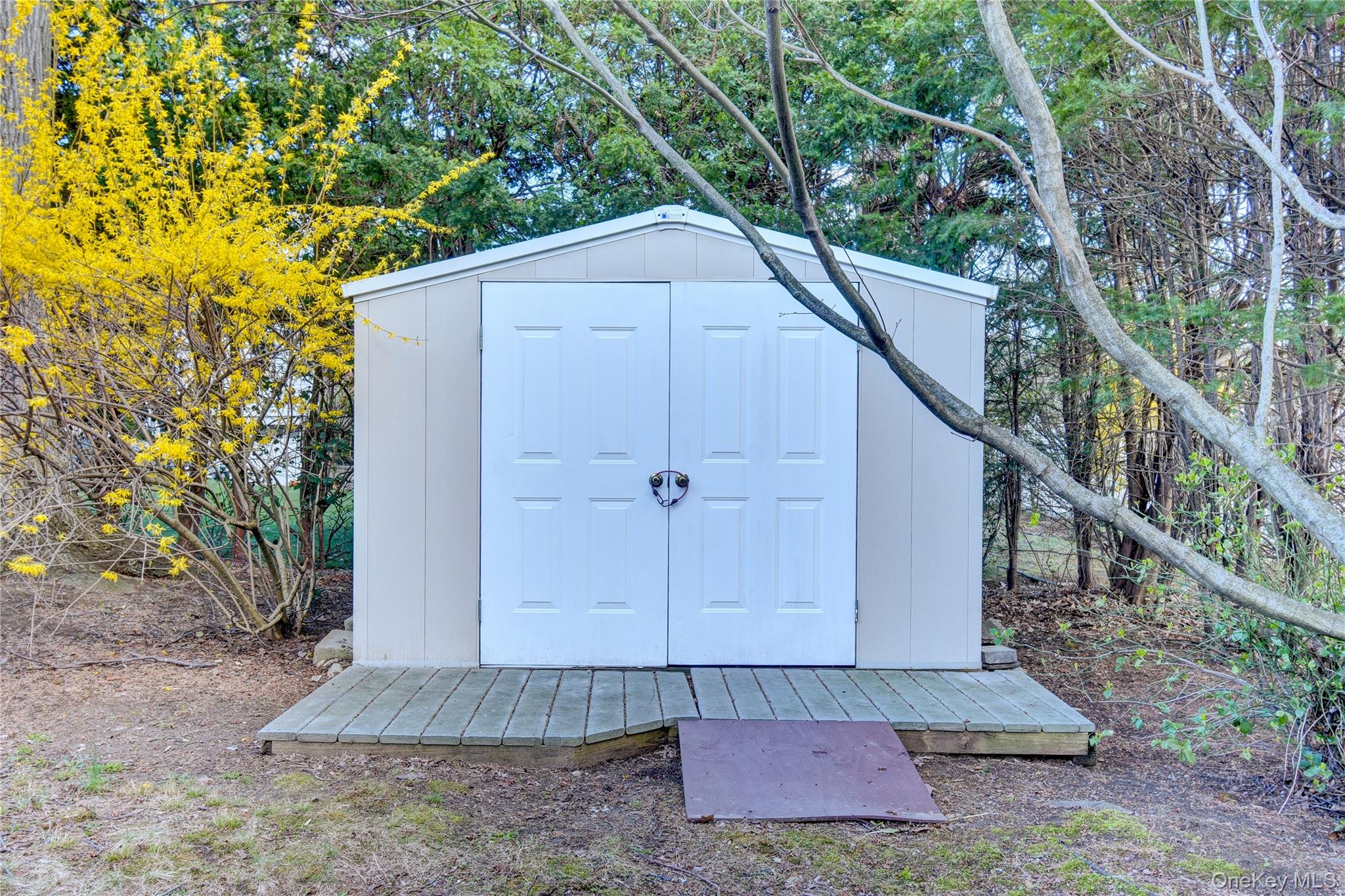 61 Kathwood Road White Plains, NY 10607 - Photo 44 of 47
