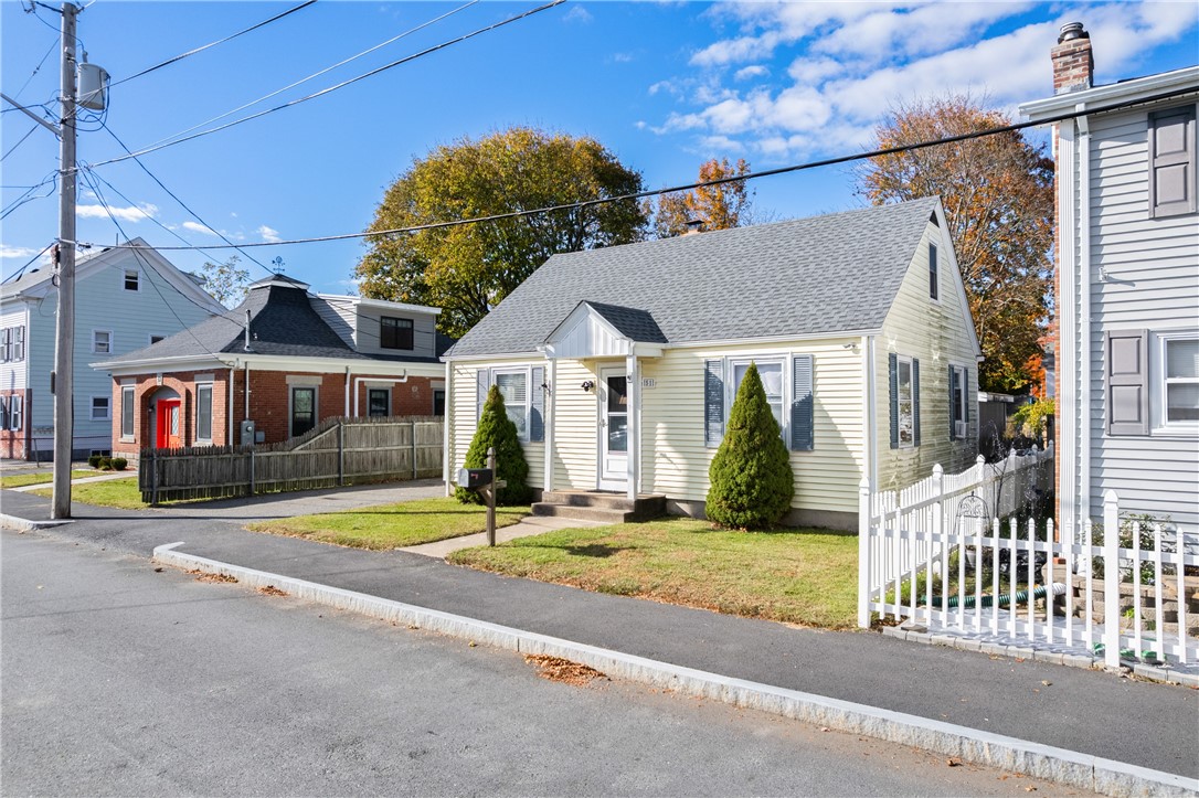 51 Hope Street Lincoln, RI 02865 - Photo 2 of 5