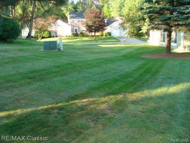 1415 Paddle Wheel Lane Rochester, MI 48306 - Photo 7 of 7 011.JPG