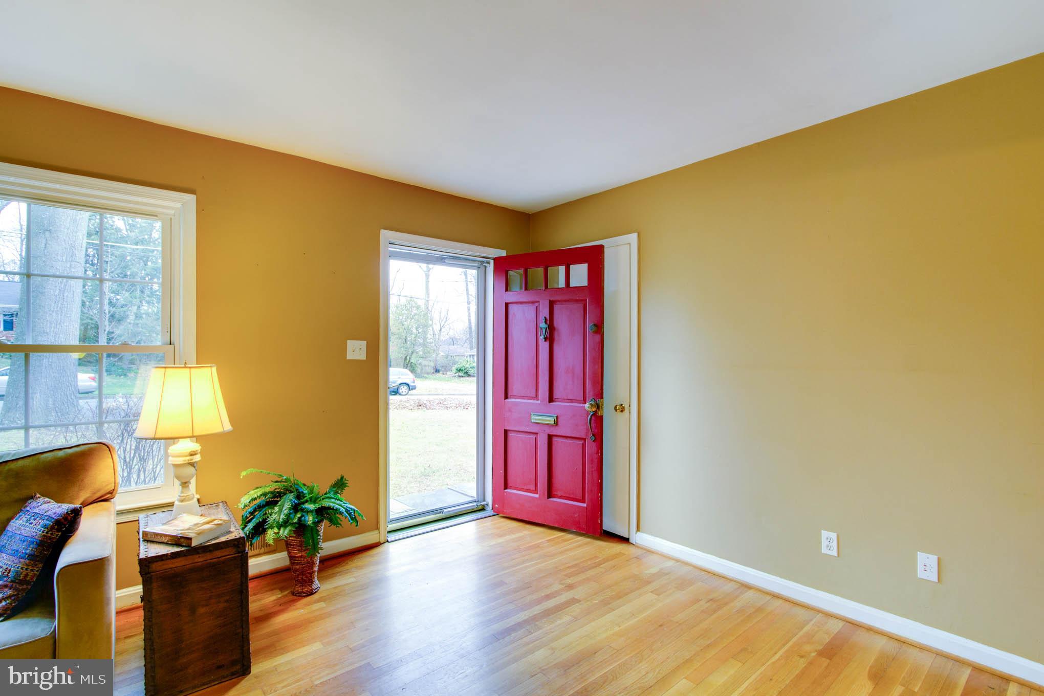 7309 Pinecastle Road Falls Church, VA 22043 - Photo 2 of 57 Welcome to 7309 Pinecastle Road!