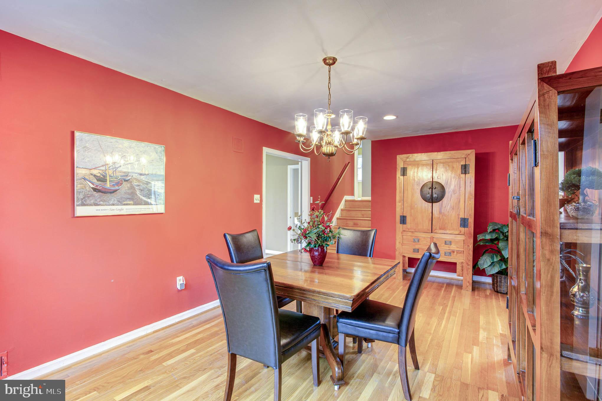 7309 Pinecastle Road Falls Church, VA 22043 - Photo 11 of 57 Sooo much space in this dining room!