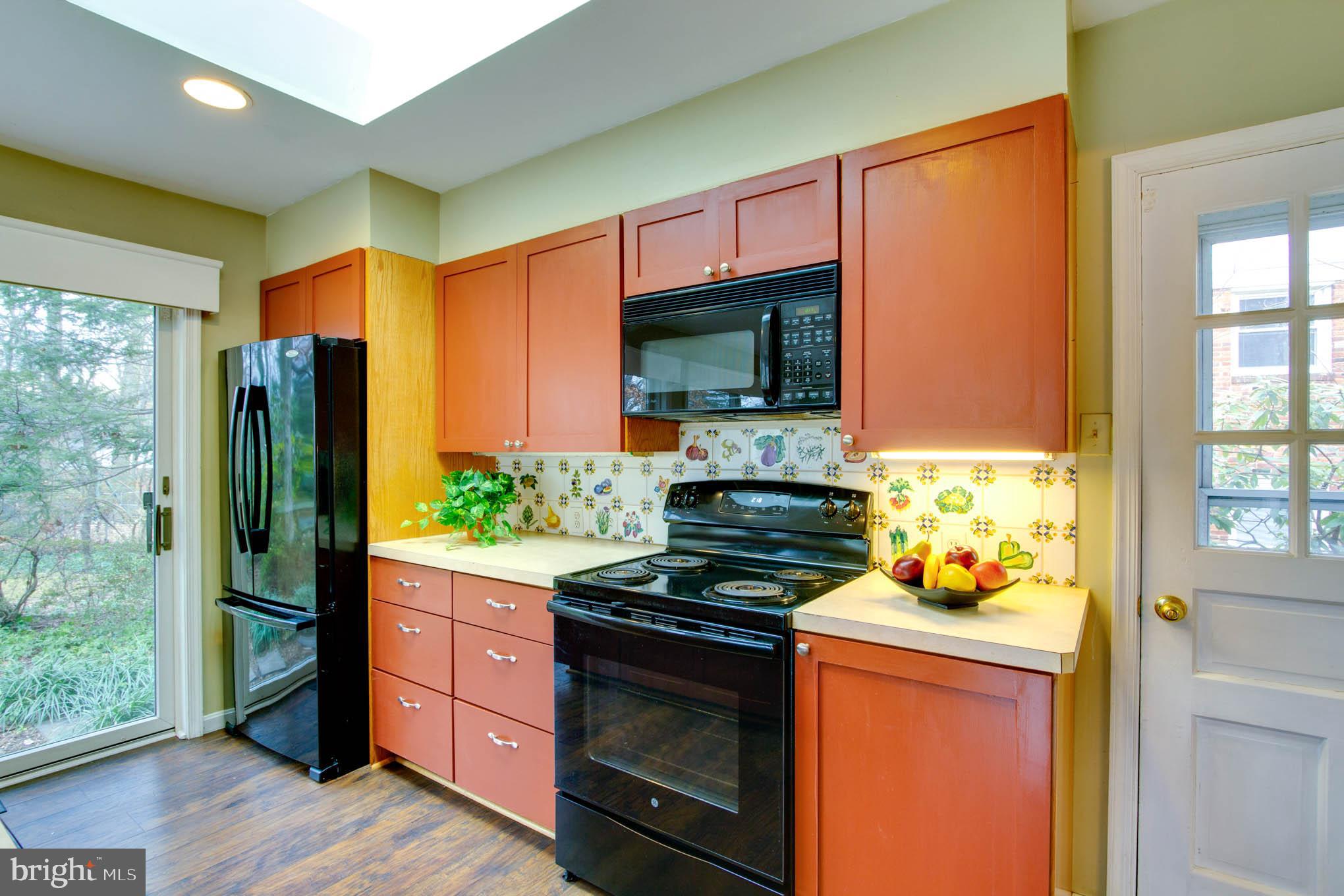 7309 Pinecastle Road Falls Church, VA 22043 - Photo 15 of 57 Newer appliances.