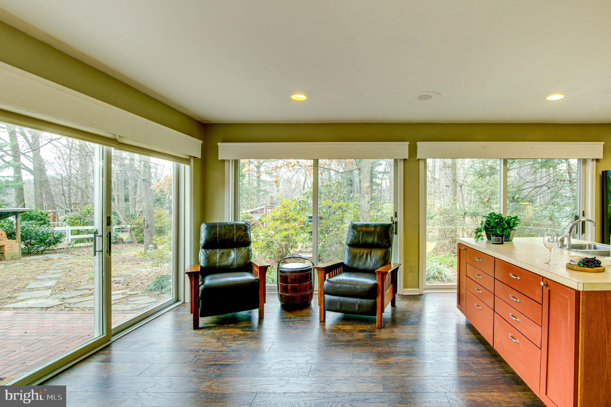 7309 Pinecastle Road Falls Church, VA 22043 - Photo 19 of 57 Sunroom or breakfast nook adjoin kitchen.