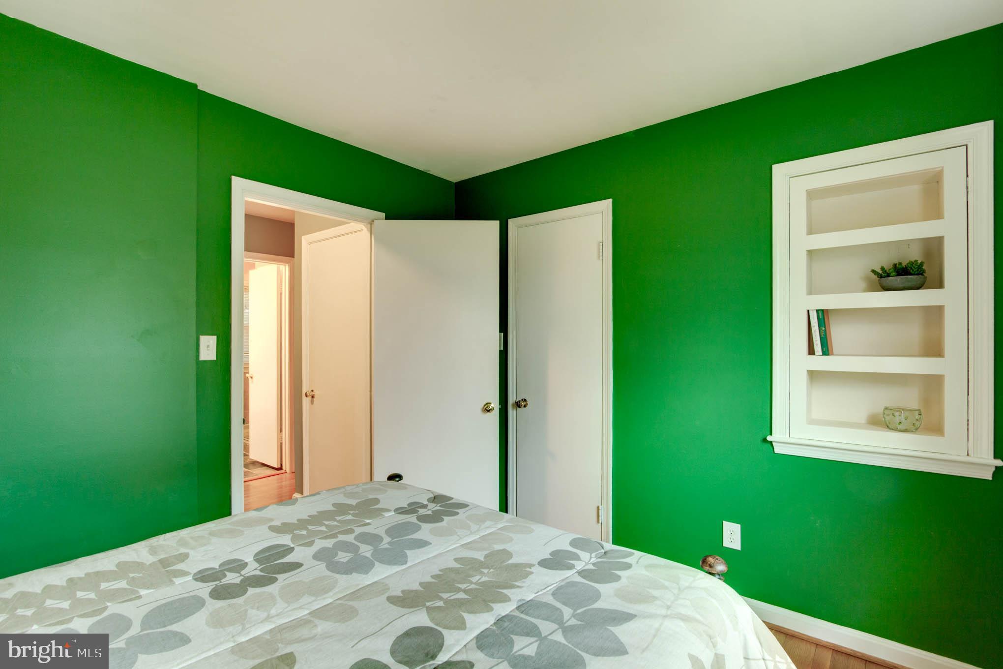 7309 Pinecastle Road Falls Church, VA 22043 - Photo 28 of 57 Smart built-in in third bedroom.