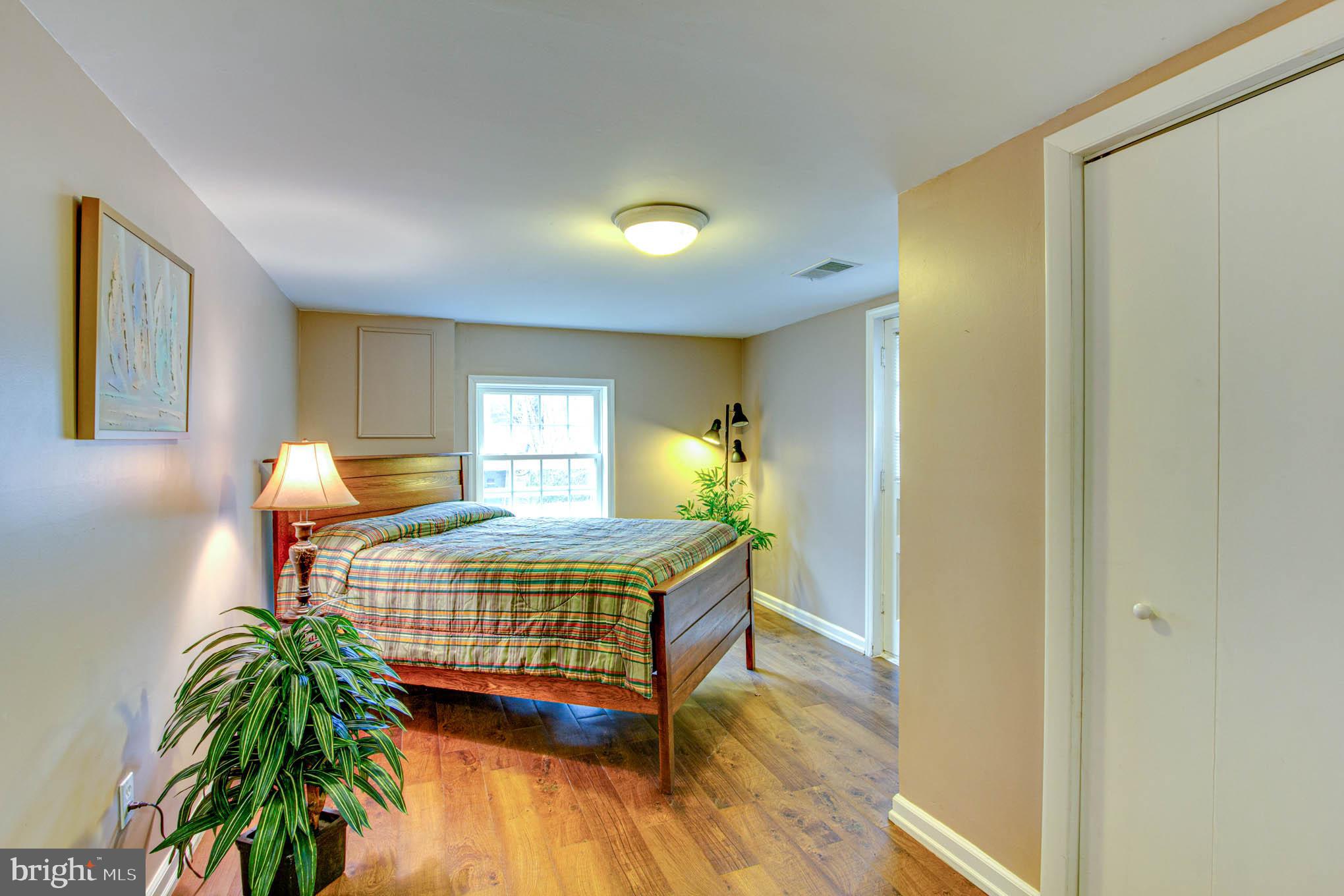 7309 Pinecastle Road Falls Church, VA 22043 - Photo 33 of 57 Fourth bedroom with walk-in closet.