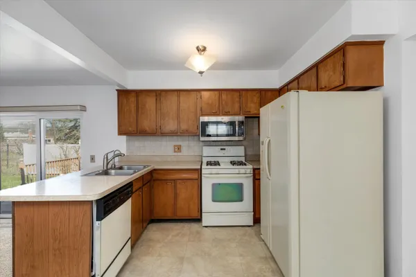 $225,000 | 27317 Welsh Drive, Warren, MI 48092