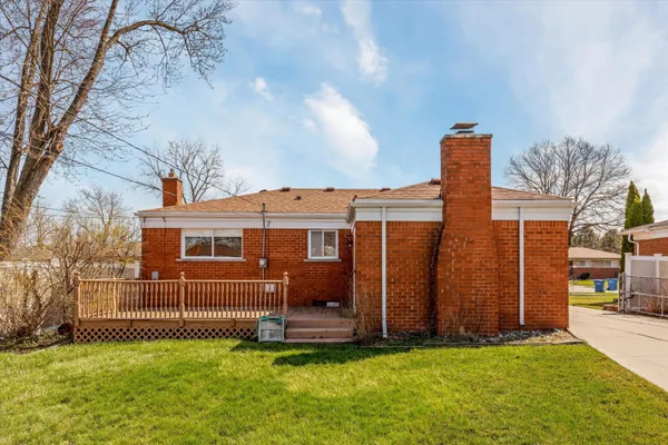 $225,000 | 27317 Welsh Drive, Warren, MI 48092