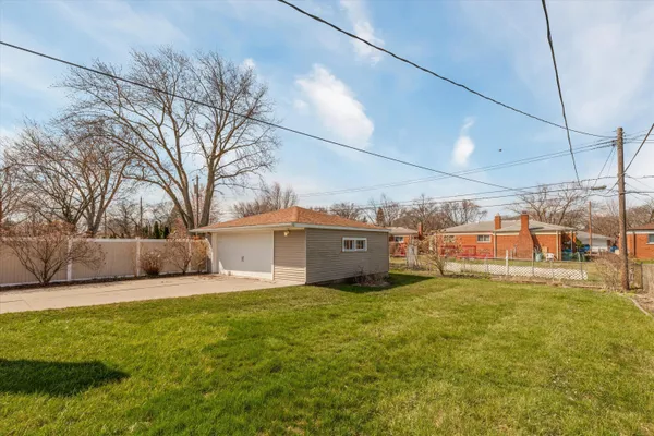 $225,000 | 27317 Welsh Drive, Warren, MI 48092