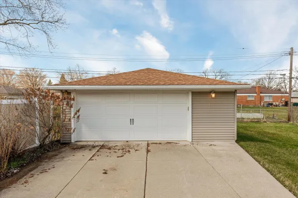 $225,000 | 27317 Welsh Drive, Warren, MI 48092