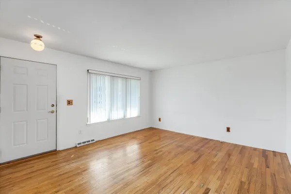 $225,000 | 27317 Welsh Drive, Warren, MI 48092