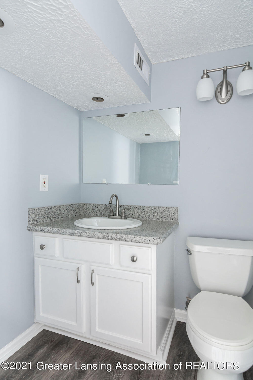 225 Clement Road Lansing, MI 48917 - Photo 21 of 23 DSC_8635