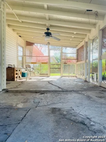 a view of a parking area