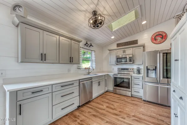 $429,000 | 4127 Grey Fox Drive, Kingsport, TN 37664