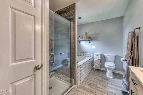 $429,000 | 4127 Grey Fox Drive, Kingsport, TN 37664