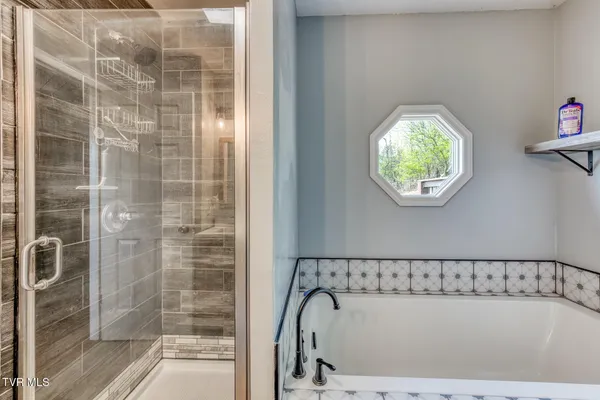 $429,000 | 4127 Grey Fox Drive, Kingsport, TN 37664