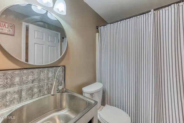 $429,000 | 4127 Grey Fox Drive, Kingsport, TN 37664