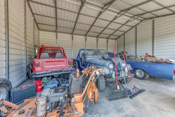 $429,000 | 4127 Grey Fox Drive, Kingsport, TN 37664