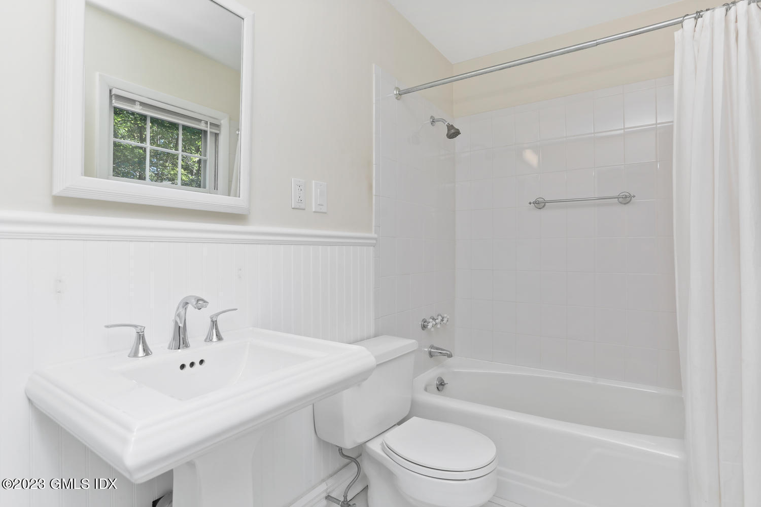 6 Pintail Lane Greenwich, CT 06830 - Photo 25 of 41 a bathroom with a sink toilet and shower