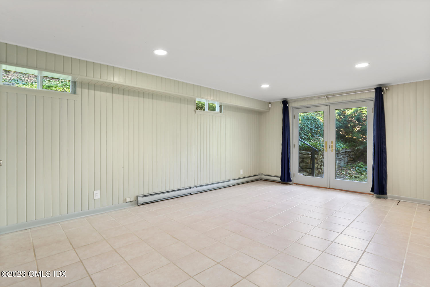 6 Pintail Lane Greenwich, CT 06830 - Photo 26 of 41 a view of an empty room with a window