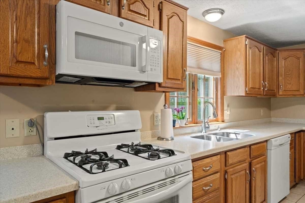 76 Brookhaven Road Worcester, MA 01606 - Photo 15 of 38 Gallery Image 15