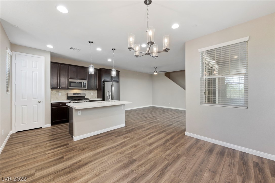 869 East Sunset Road Henderson, NV 89011 - Photo 3 of 35 Gallery Image 3