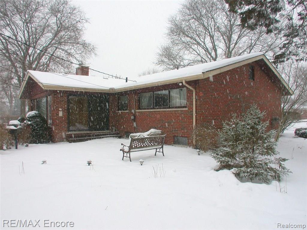 32121 Red Clover Road Farmington Hills, MI 48334 - Photo 8 of 45